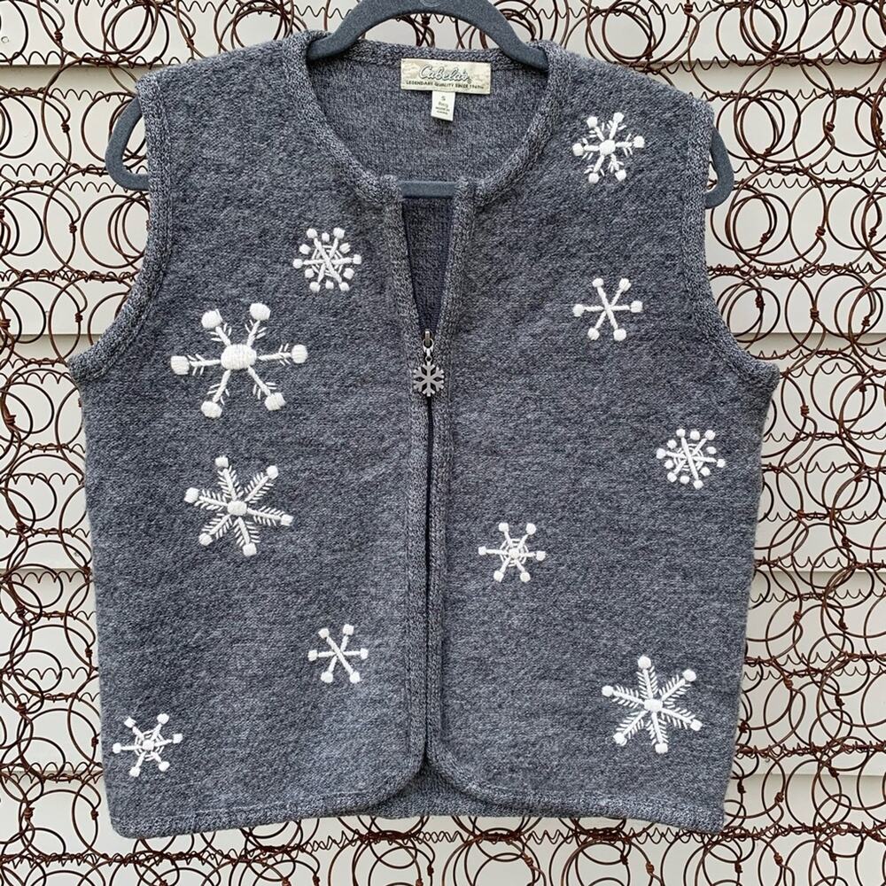 Cabela’s gray embroidered snowflake sweater vest winter christmas ugly
